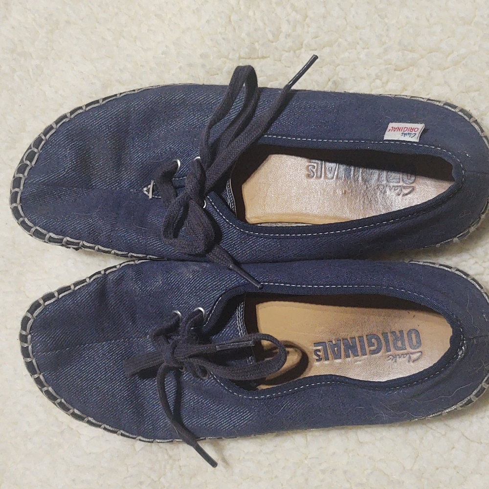 CLARKS originals blue denim slip on shoe sz. 8.5